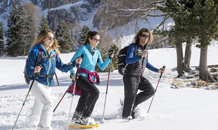 Winterwandern in den Dolomiten macht ebenso Spaß wie Schneeschuhwandern